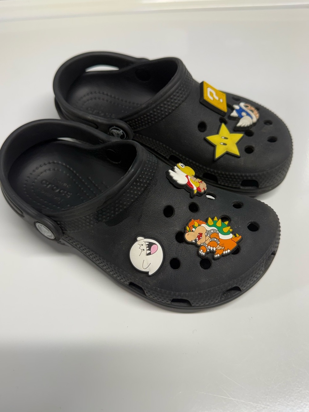 CROCS Black Kids Clogs with Super Mario Character Jibbitz